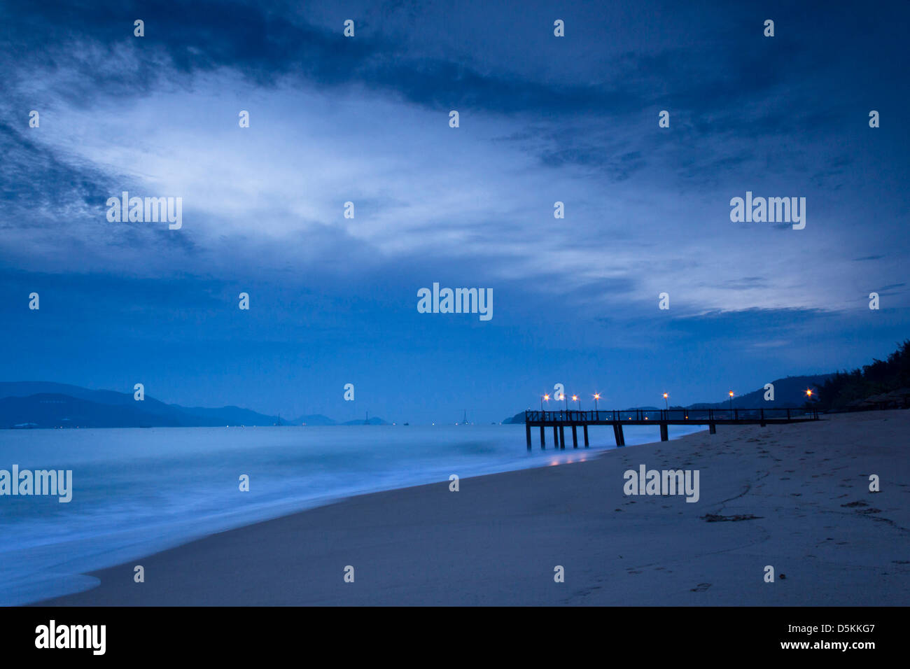 Le rivage et larges plages de sable du Vietnam. Banque D'Images