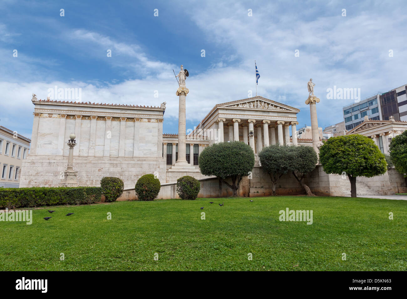 L'Académie Nationale des Arts à Athènes avec des statues à l'avant Banque D'Images