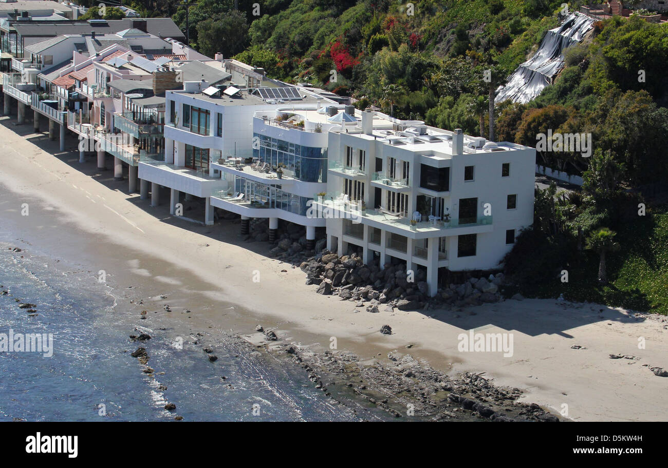 Vue aérienne de Halle Berry 's beach front home à Malibu. Los Angeles, Californa - 26.04.2011 Banque D'Images