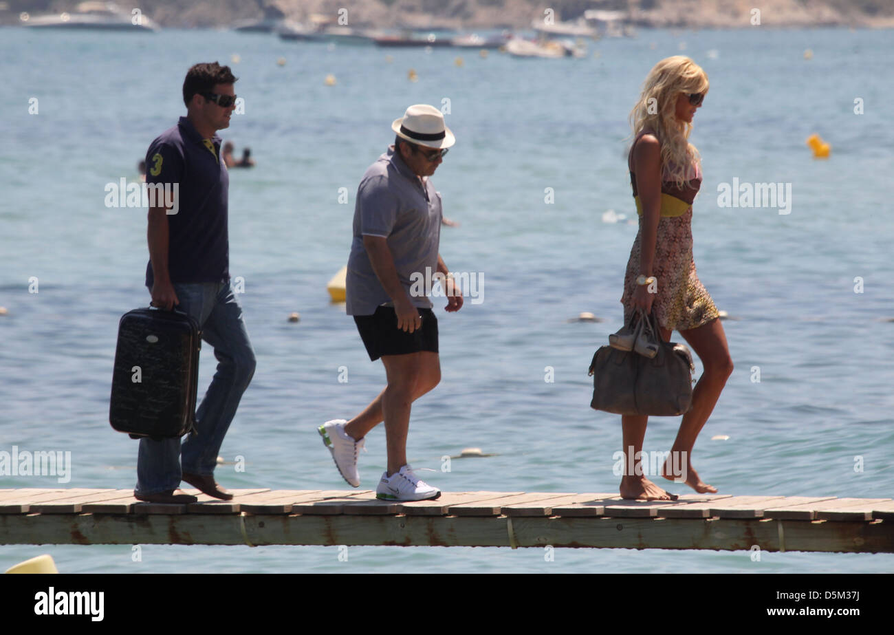 Victoria Silvstedt arrivant à Plage de Pampelonne Club 55. St Tropez, France - 28.08.2011 Banque D'Images