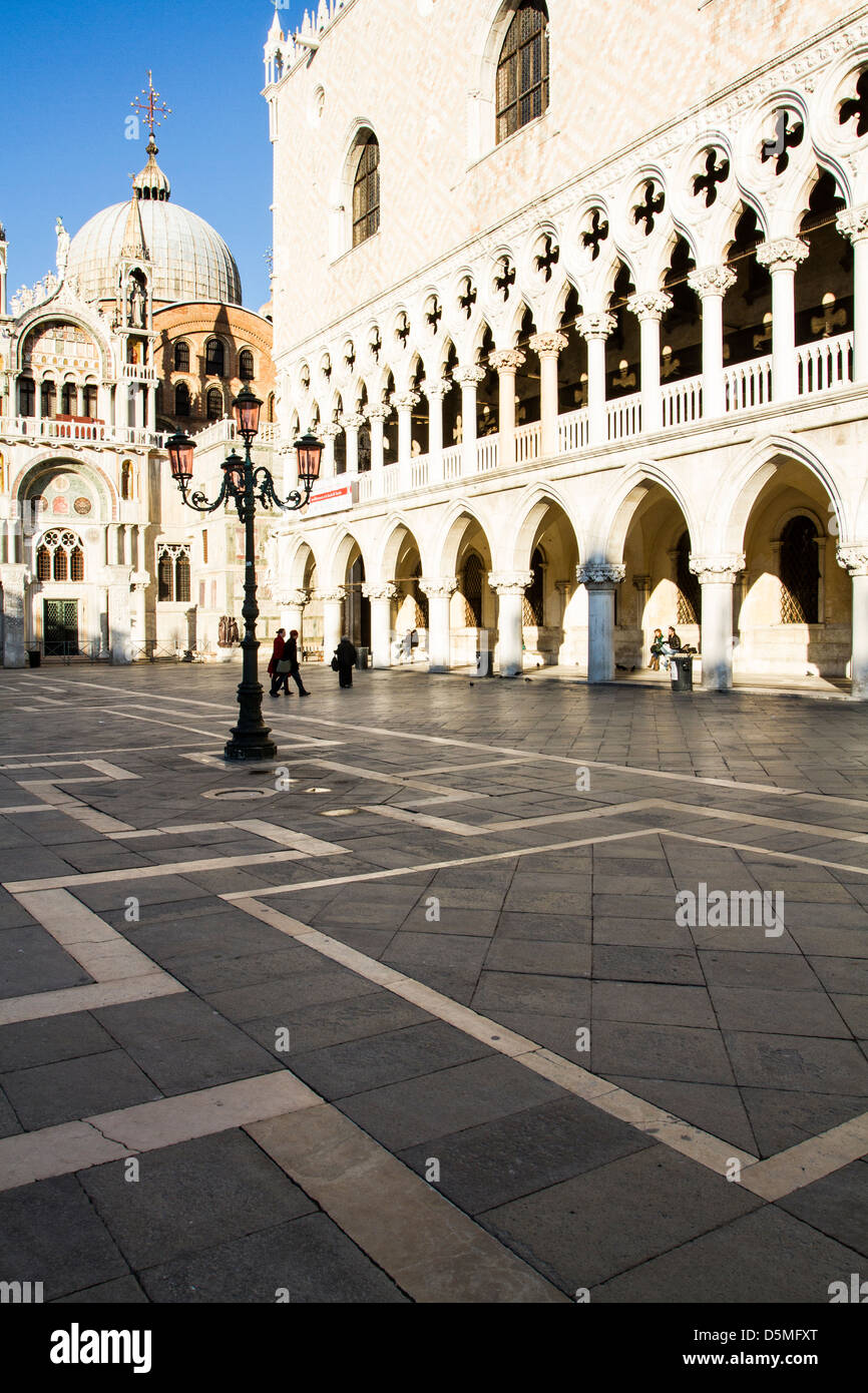 La Place Saint Marc (Piazza San Marco) et du Palais des Doges (Palazzo Ducale). Venise, Province de Venise, Italie. Banque D'Images