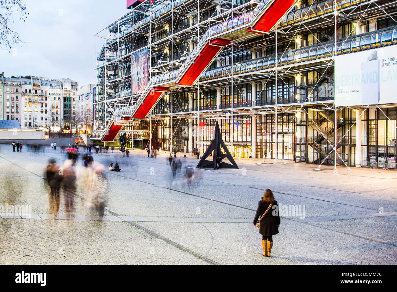 Centre Georges Pompidou (Centre Georges Pompidou) le soir. Banque D'Images