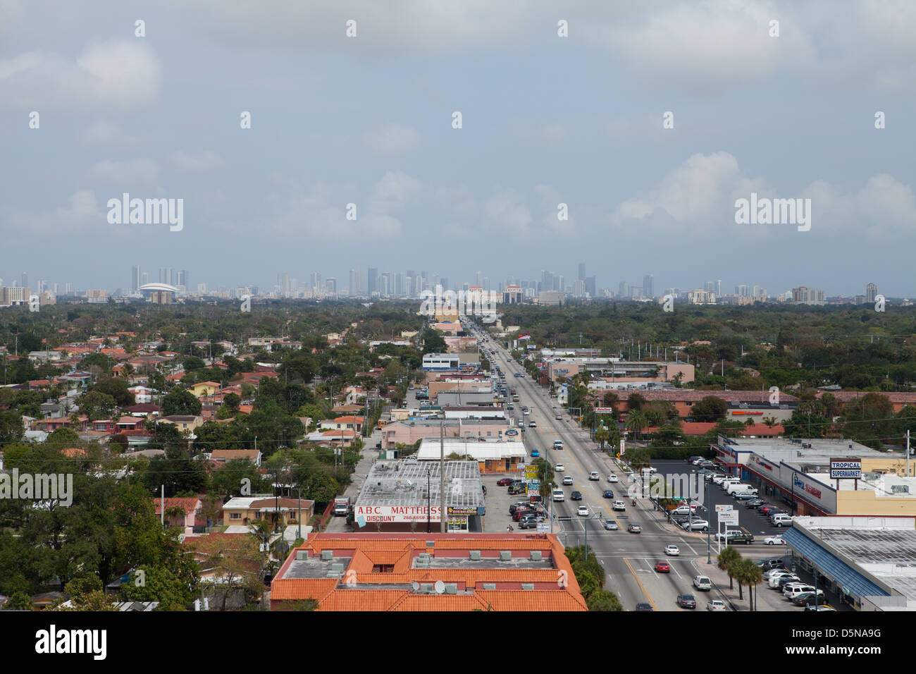 Vue sur le centre-ville de Miami de Calle Ocho Banque D'Images