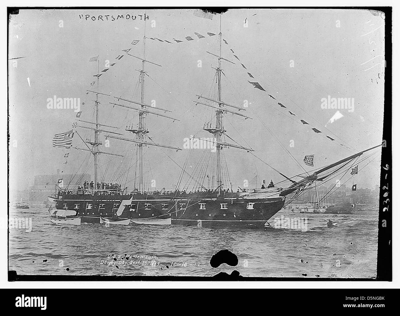 Un sloop-of-War de l'US Navy, photographié à Portsmouth dans les années 1910 L'image montre le gréement du sloop et la conception navale historique, servant d'exemple de navires militaires utilisés au XIXe et au début du XXe siècle. Banque D'Images