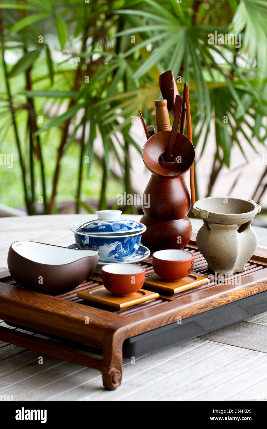 Thé chinois-set sur une table en bois Banque D'Images
