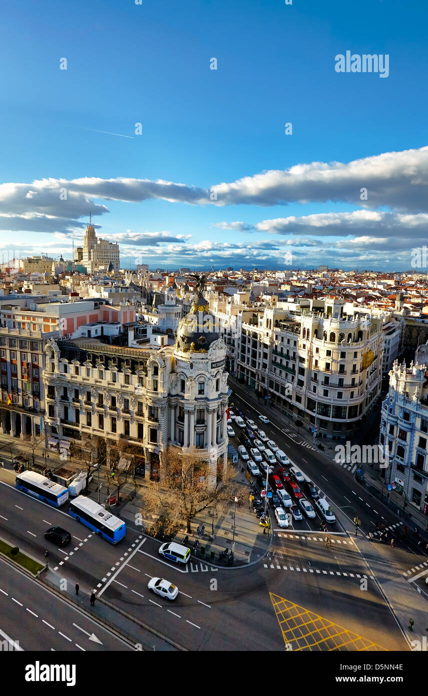 Bâtiment Metropolis et l'avenue Gran Via. Madrid. Espagne Banque D'Images