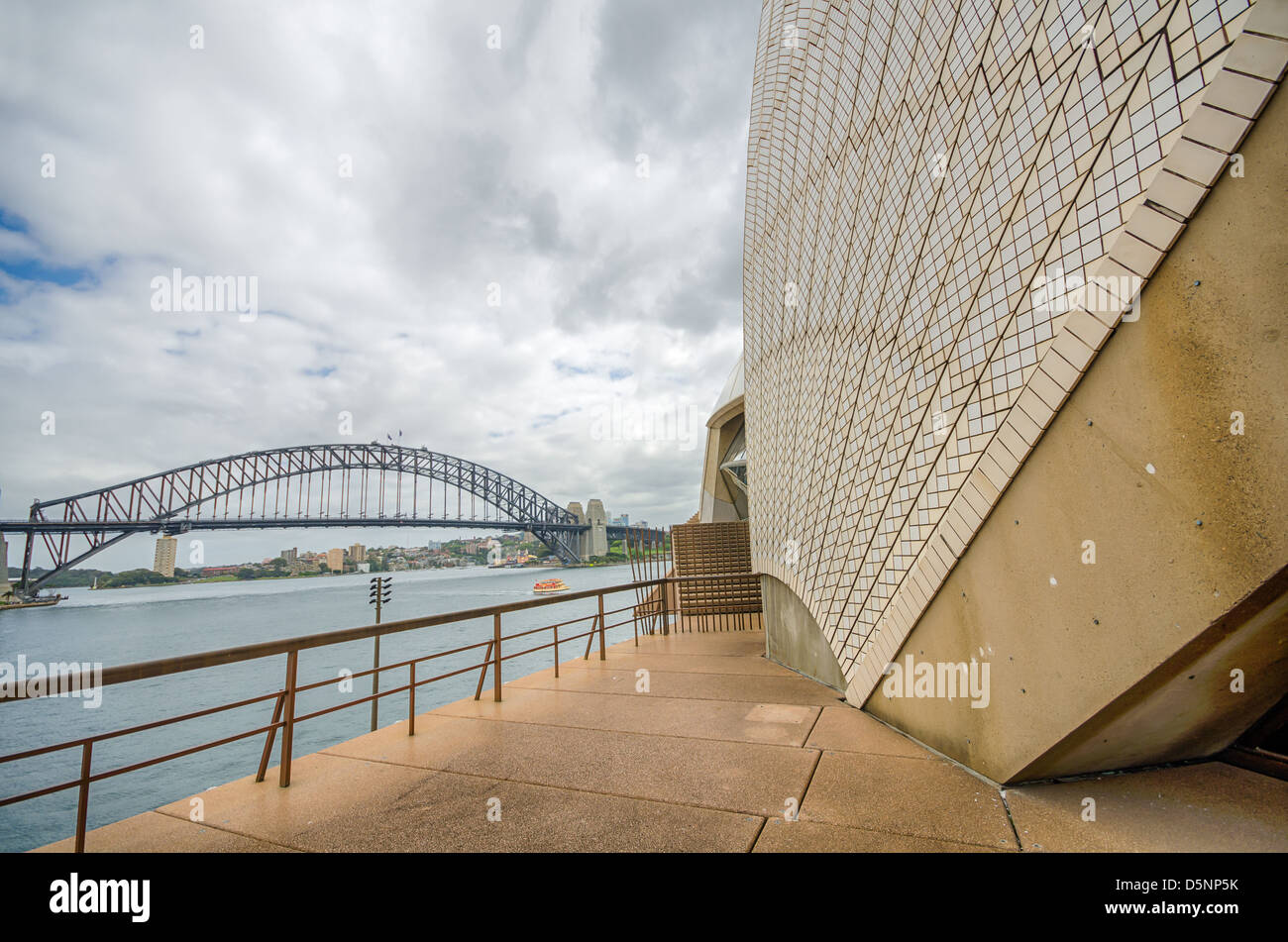 Le majestueux Opéra de Sydney domine le port de Sydney. Banque D'Images