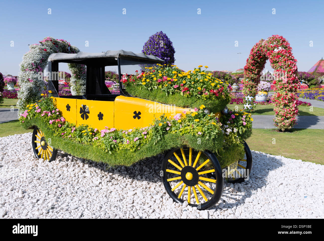 Jardin Miracle à Dubaï, a ouvert ses portes en mars 2013 et a demandé à être plus grand jardin fleuri ; Émirats Arabes Unis Banque D'Images