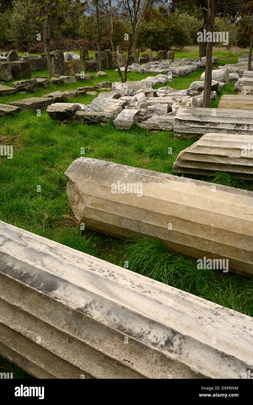 Collection de blocs et de colonnes excavée de site archéologique de l'ancienne Troy Hisarlik Turquie Banque D'Images