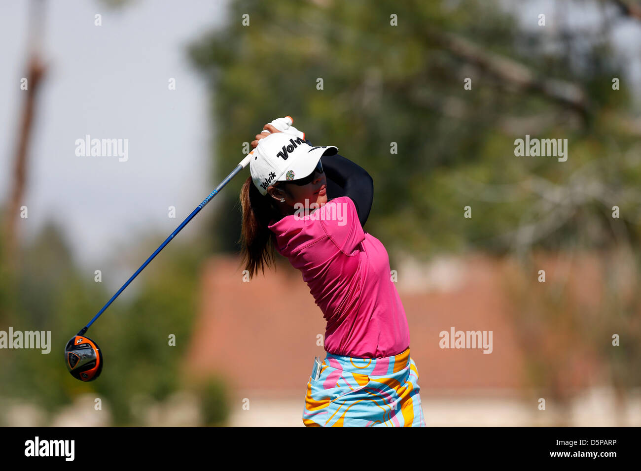 Rancho Mirage, Californie, USA. 06 avril 2013. Pornanong Phatlum de Thaïlande frappe un coup de départ au cours de la troisième série de championnat Kraft Nabisco à Mission Hills Country Club de Rancho Mirage, en Californie..Charles Baus/CSM./Alamy Live News Banque D'Images