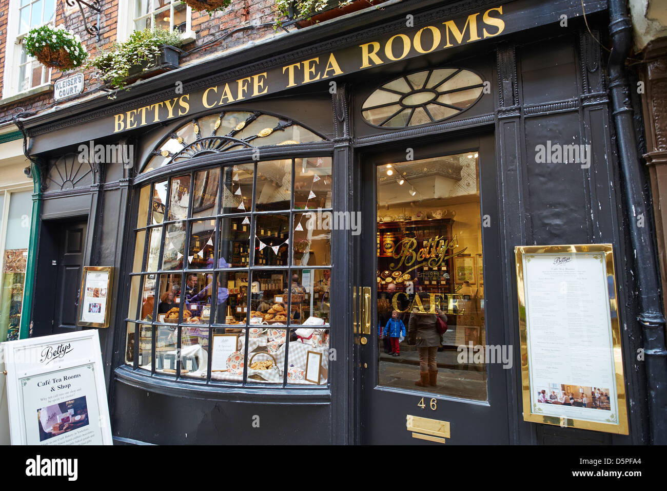 Salons de thé Bettys Cafe York Yorkshire UK Stonegate Banque D'Images