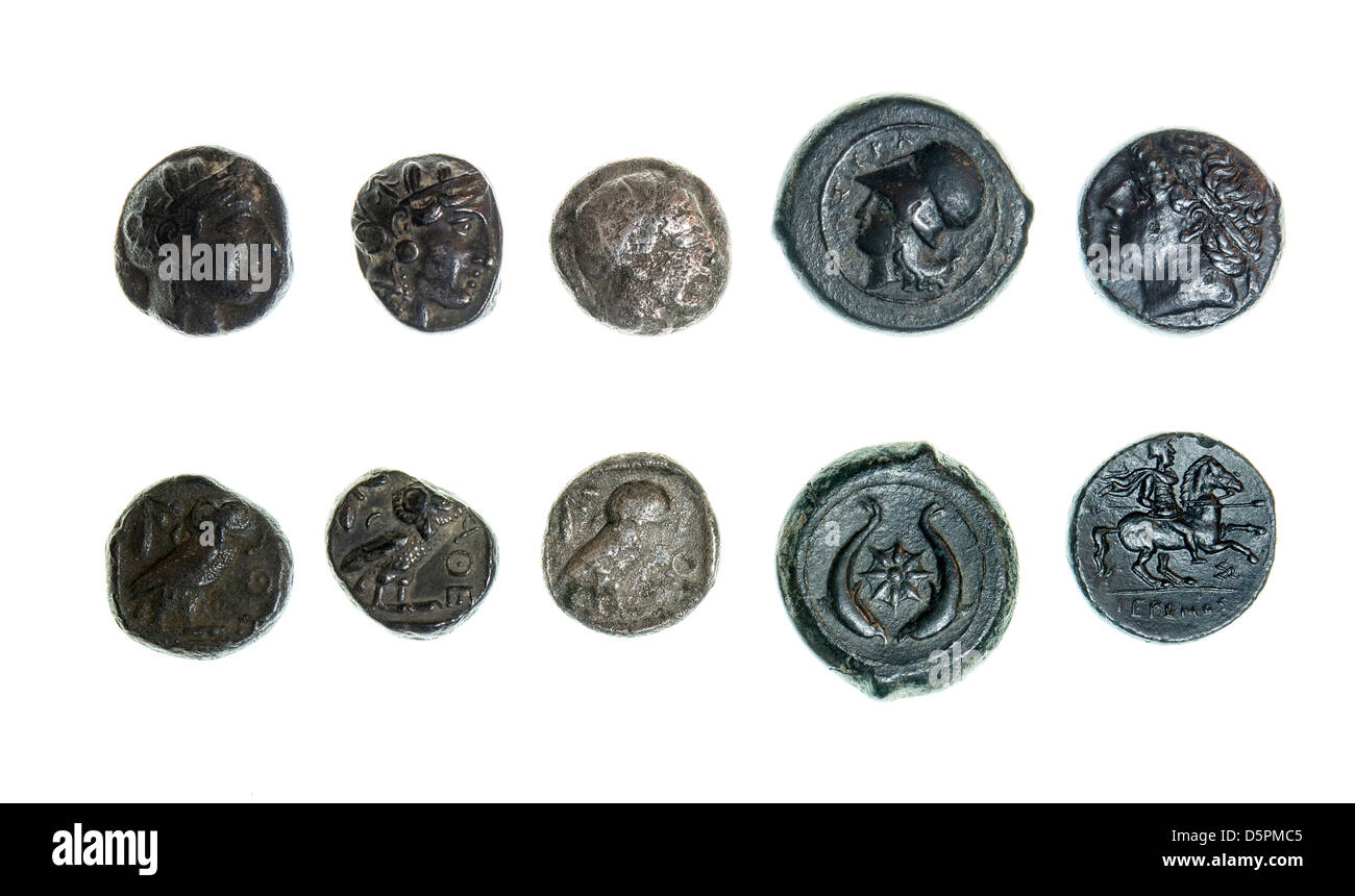 5 monnaies grecques antiques tetradrachme argent 5-4 siècle BCE représentant la tête d'Athéna Banque D'Images