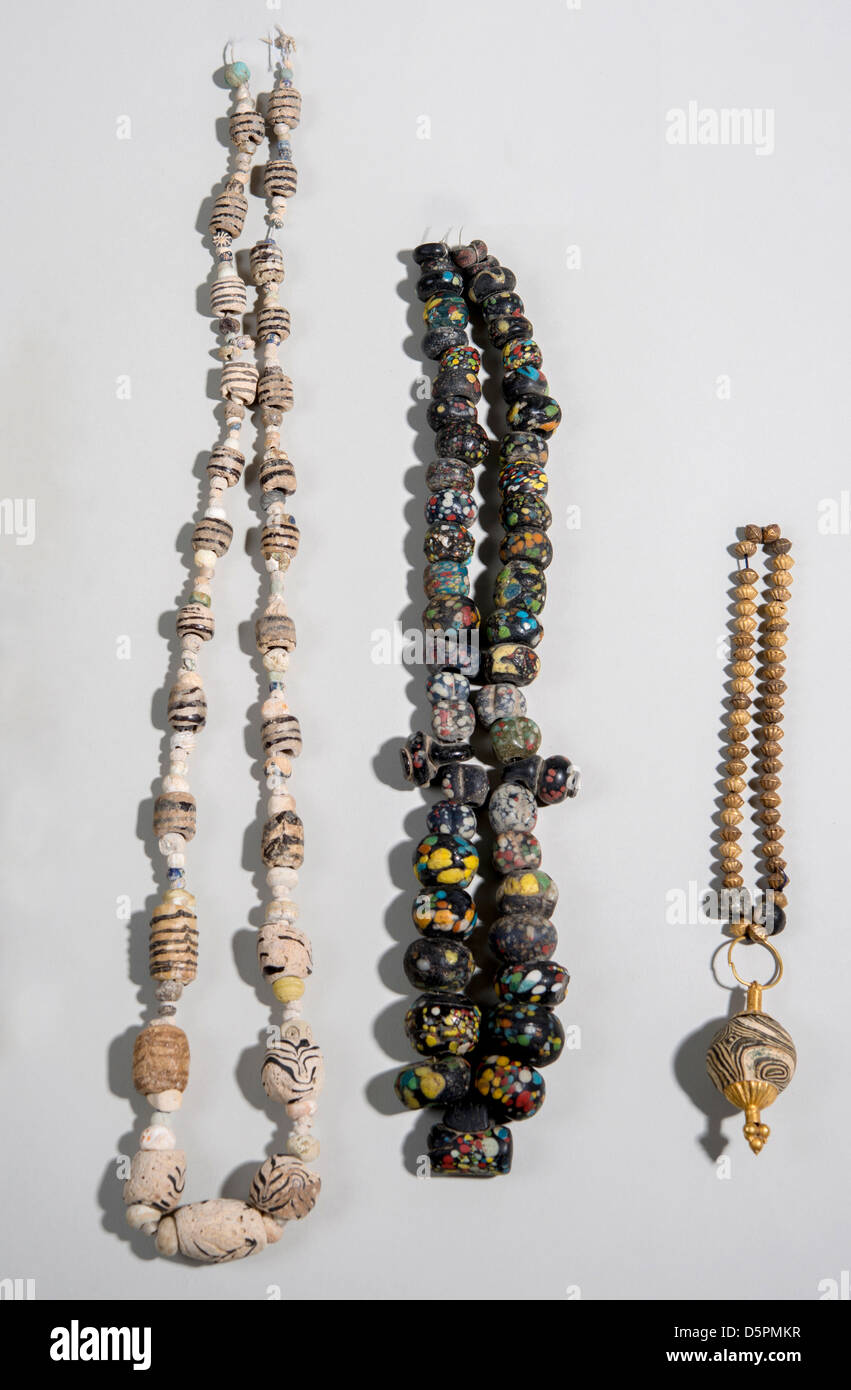 Colliers perles de verre islamique Banque D'Images