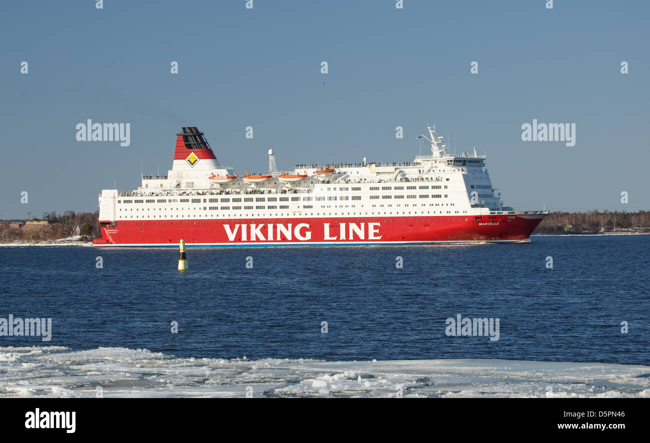 Mme Mariella est un cruiseferry exploité par Viking Line dans le trafic maritime entre Helsinki et Stockholm. Banque D'Images