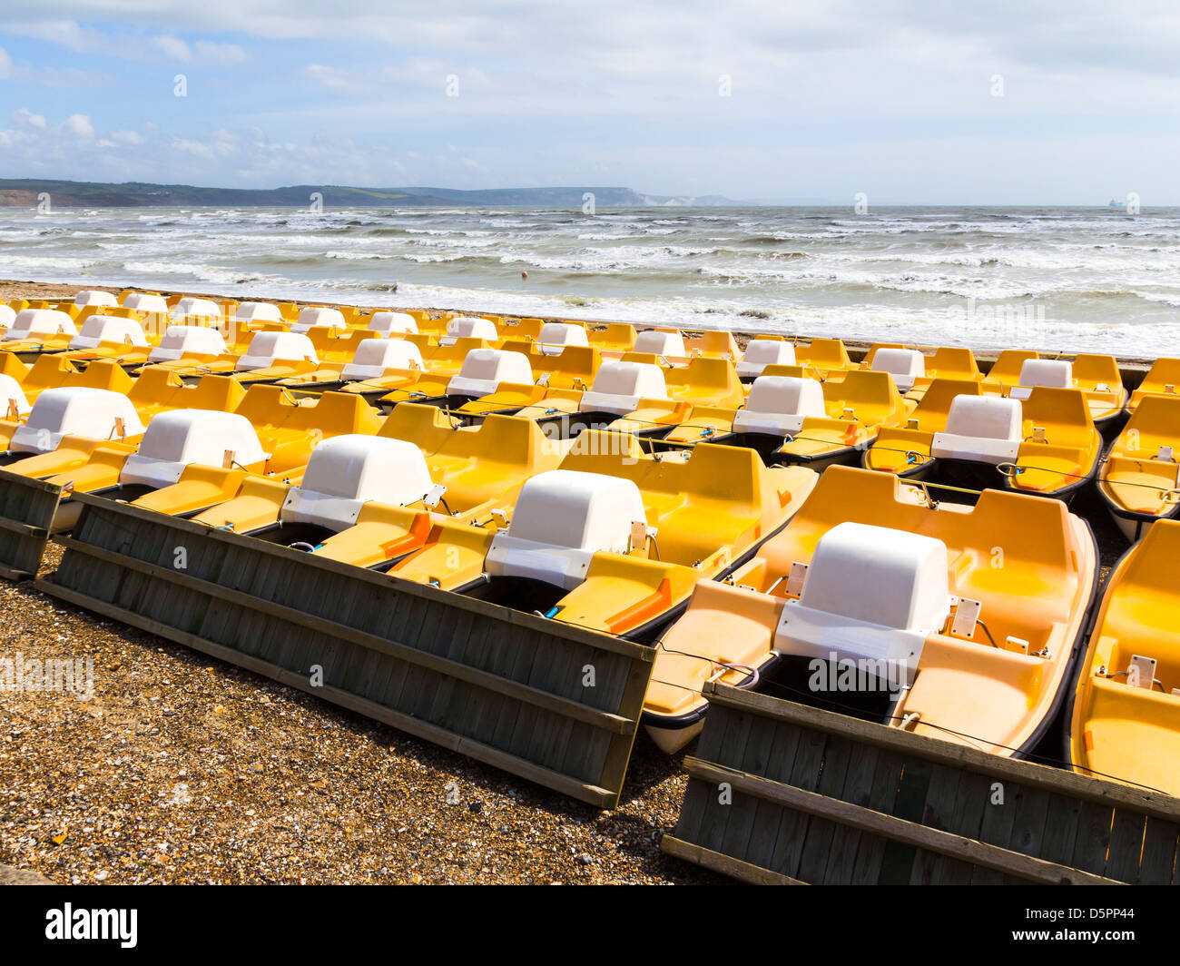 Pédalos sur la plage de Weymouth Dorset England UK Banque D'Images