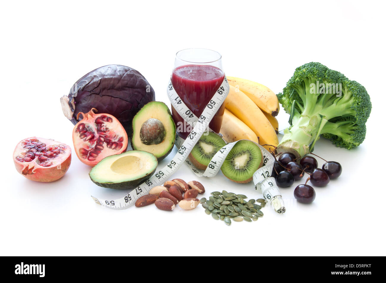 Super aliment fruits et légumes sur un fond blanc Banque D'Images