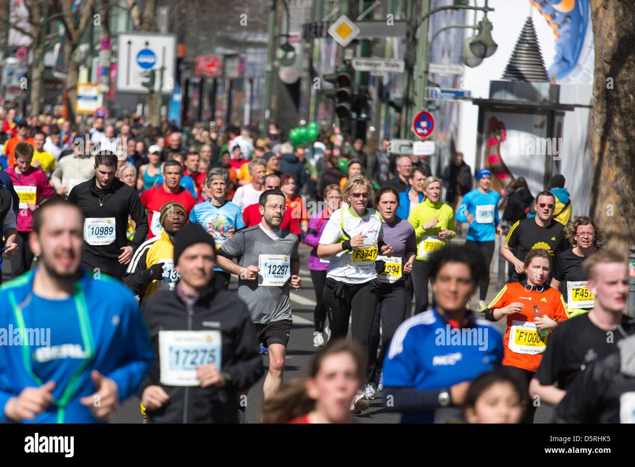 Berlin, Allemagne. 7 avril, 2013. Les participants de la 33e demi-marathon 2013 à Berlin, Allemagne. Banque D'Images