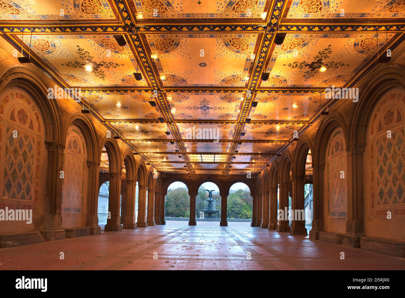 MINTON PLAFOND CARRELAGE TERRASSE BETHESDA ARCADE (©JACOB WREY MOULD 1860) CENTRAL PARK MANHATTAN NEW YORK USA Banque D'Images
