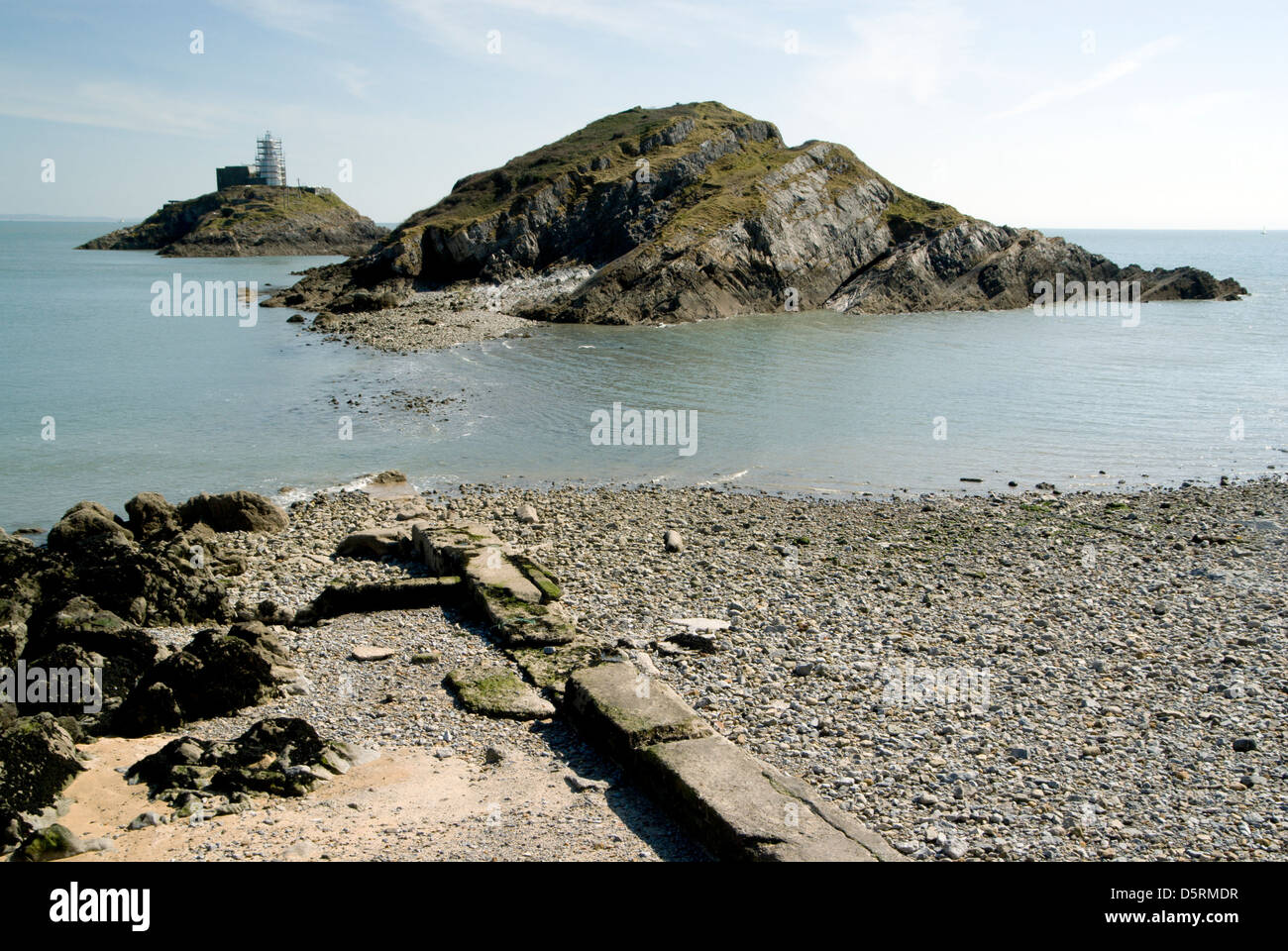 Le phare de Mumbles et Mumbles, baie de Swansea, Swansea, pays de Galles du Sud, Royaume-Uni. Banque D'Images