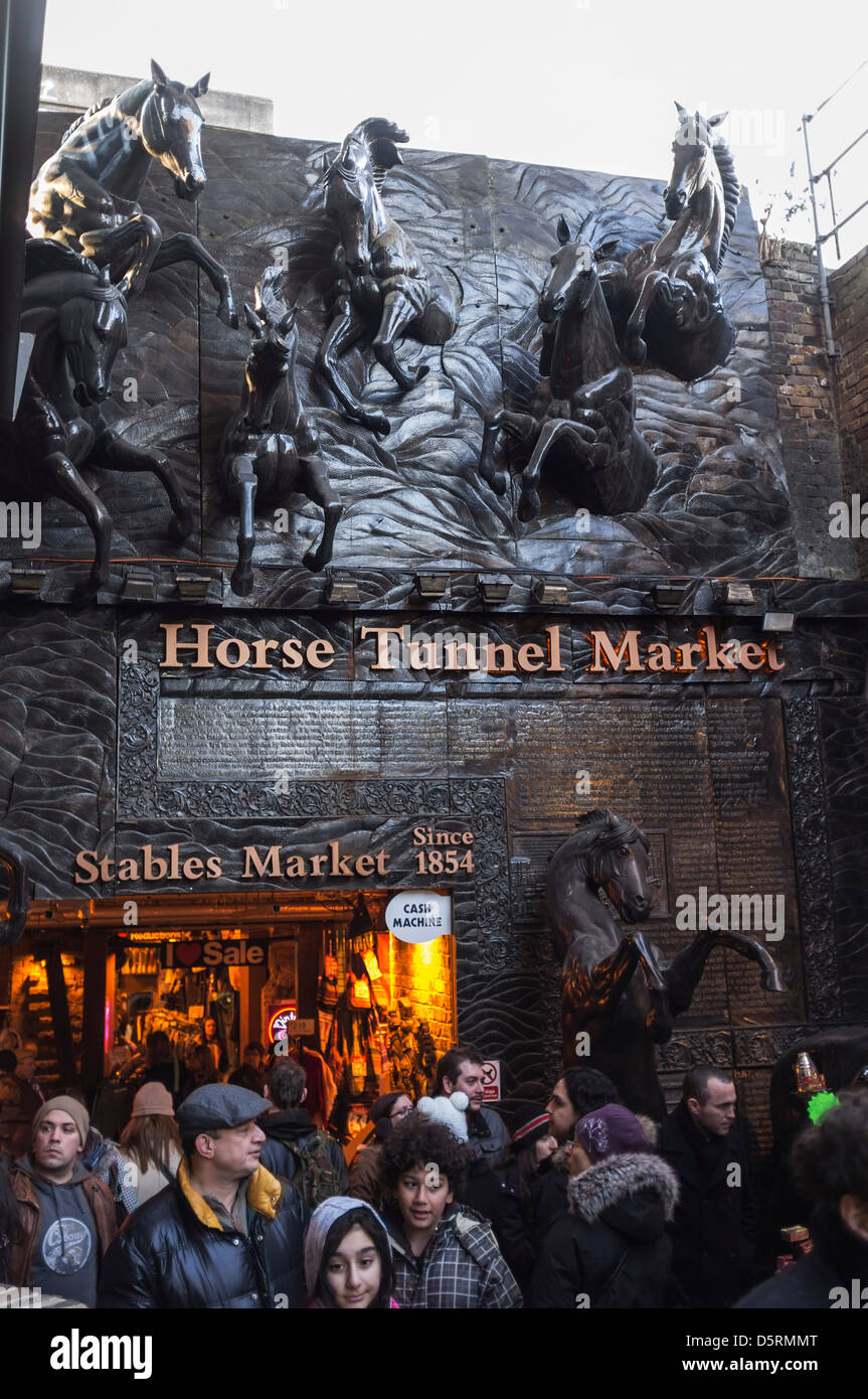 L'entrée du tunnel de chevaux au marché de Camden Market à Londres, Royaume-Uni Banque D'Images