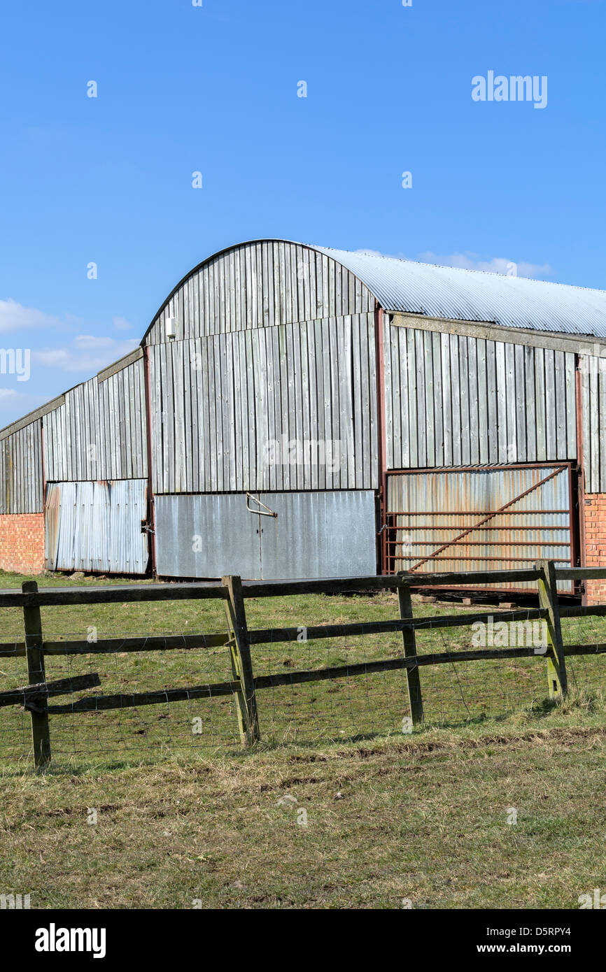 Sur les bâtiments de ferme porte de grange en bois Banque D'Images