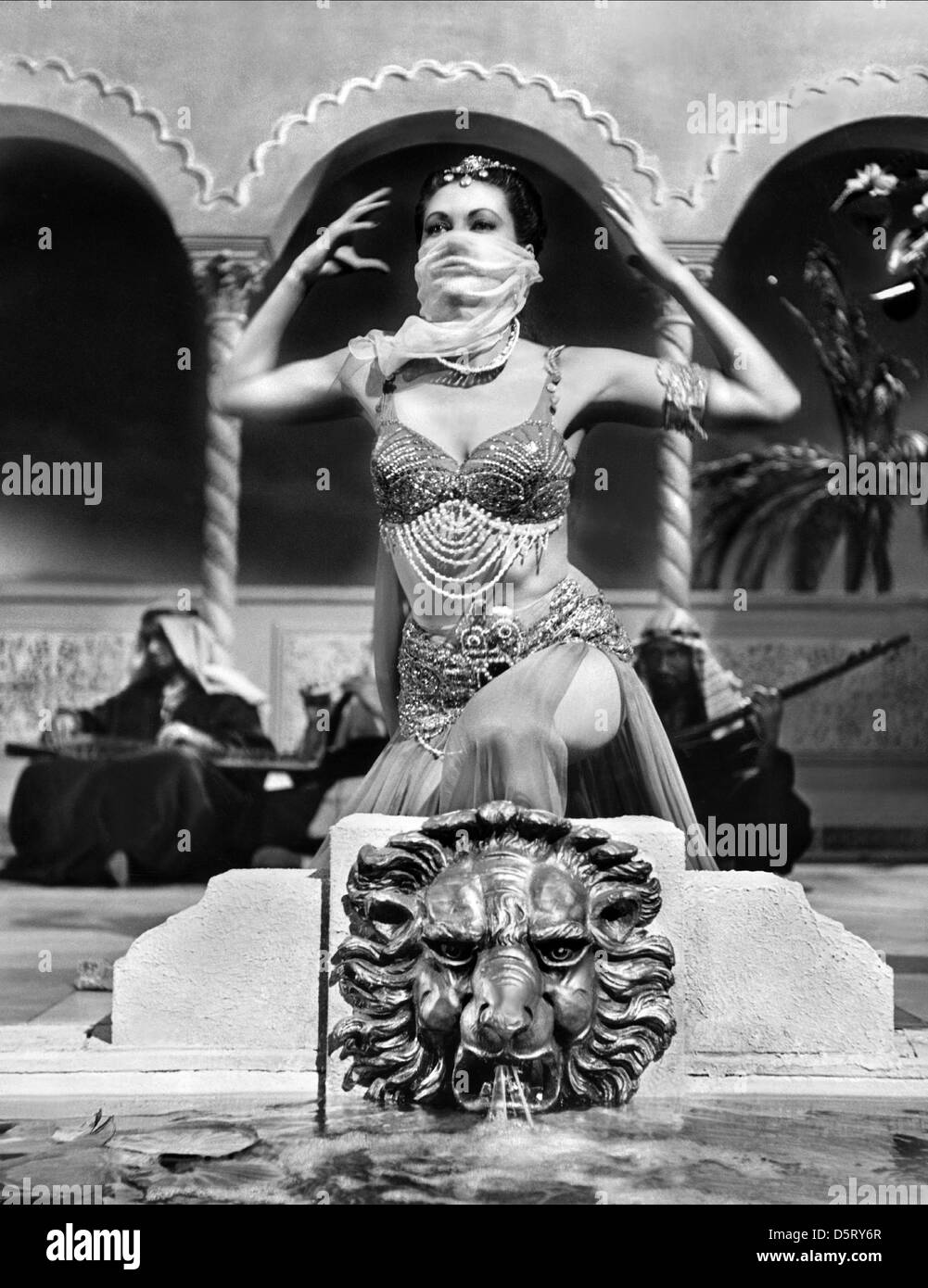 YVONNE DE CARLO HÔTEL SAHARA (1951) Banque D'Images