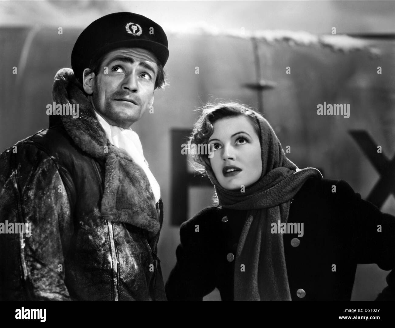 DEREK BOND, PHYLLIS CALVERT, CASSE DE VOYAGE, 1948 Banque D'Images