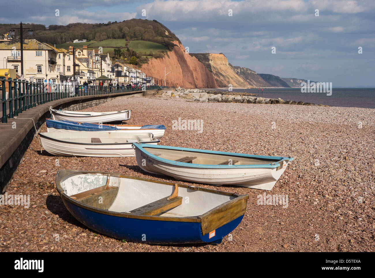 La ville de Sidmouth, plage et falaises, Devon, Angleterre, Royaume-Uni. L'Europe Banque D'Images