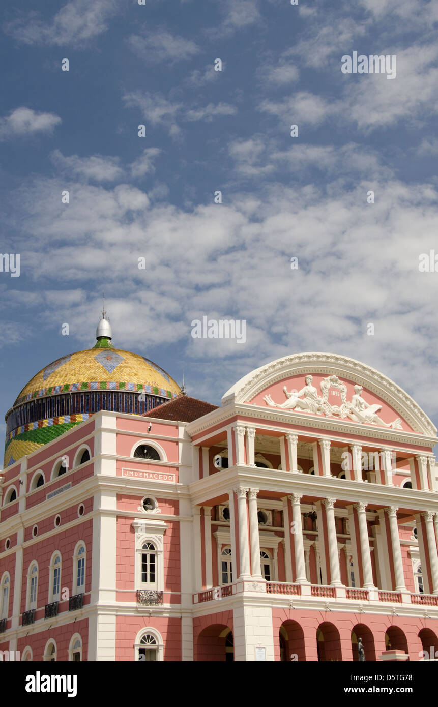 Le Brésil, l'Amazonie, Manaus. Manaus historique Opera House (aka Teatro Amazonas), vers 1882, construit en style néoclassique. Banque D'Images