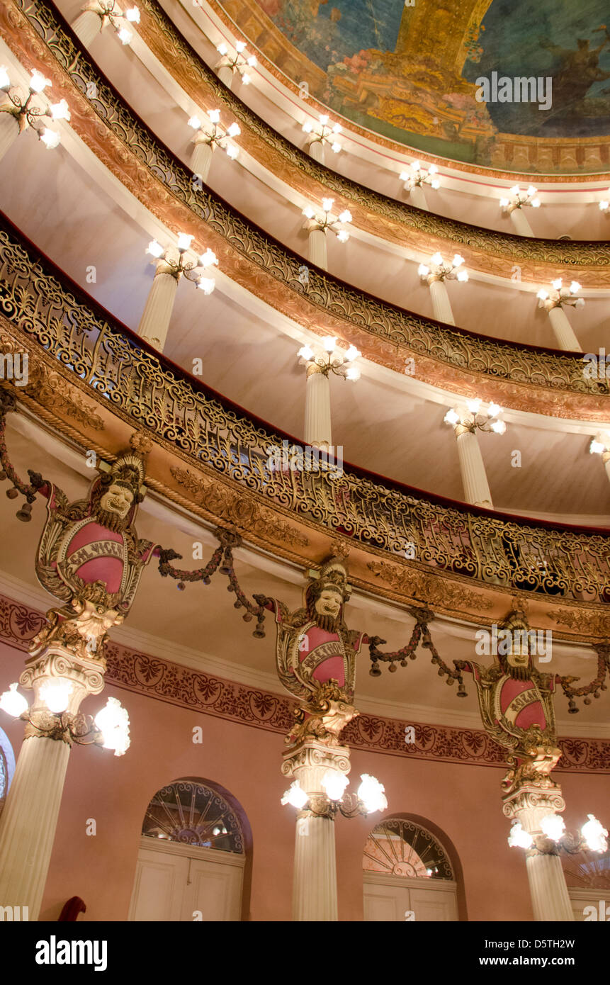 Le Brésil, l'Amazonie, Manaus. Manaus historique Opera House (aka Teatro  Amazonas), vers 1882, construit en style néoclassique Photo Stock - Alamy
