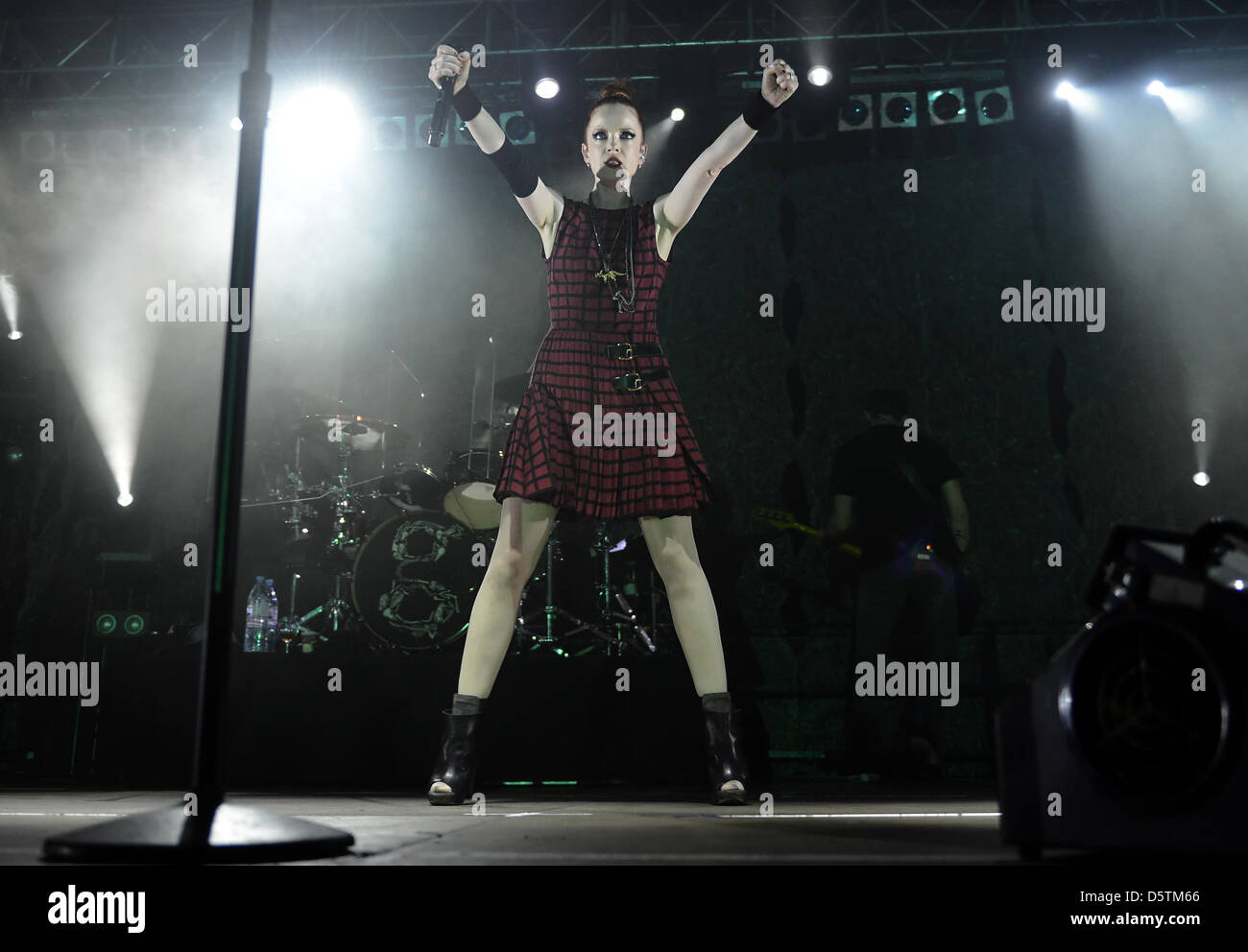 La chanteuse Shirley Manson de Garbage rock band se produit à Ainterexpo Neuer Welt à Berlin, Allemagne, 27 novembre 2012. Photo : Britta Pedersen Banque D'Images