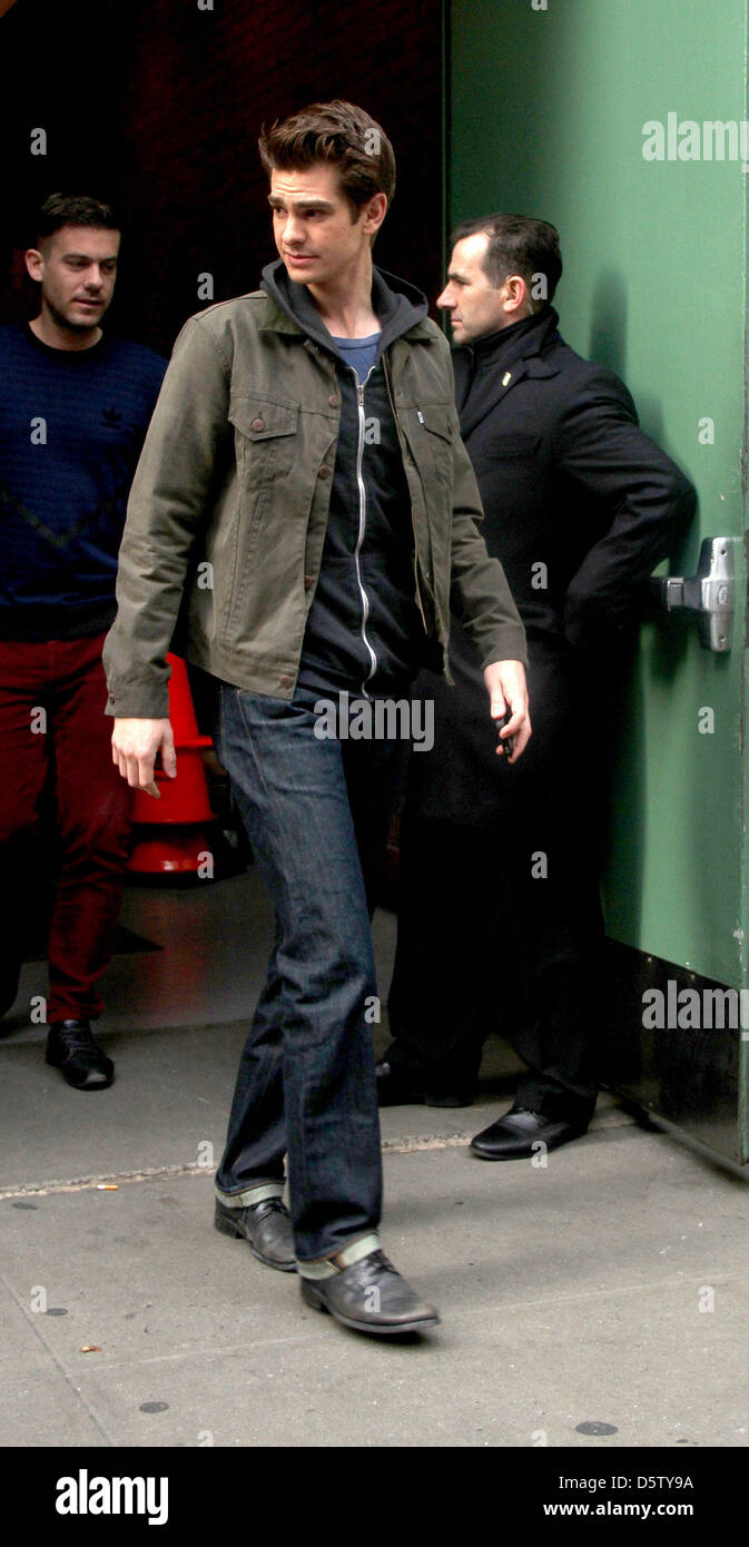 Andrew Garfield vu arriver ABC Studios pour 'Good Morning America' pour  parler de prochain film 'The Amazing Spider-Man' et Photo Stock - Alamy