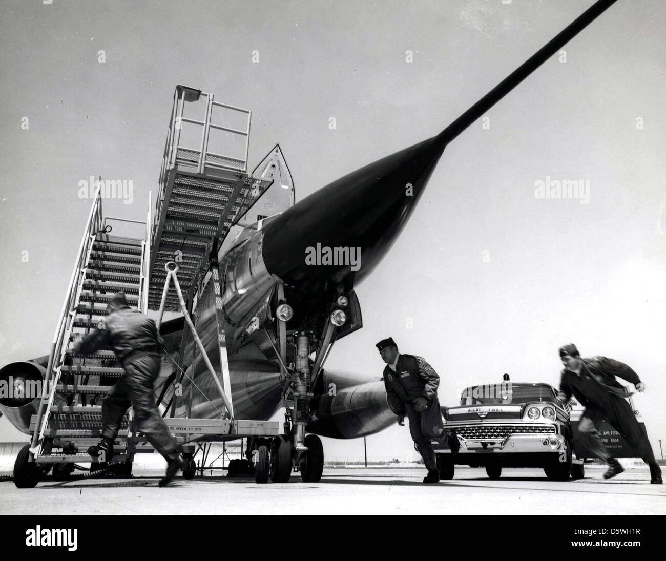 Le Convair B-58A Hustler est un bombardier stratégique supersonique utilisé par l'US Air Force pendant la guerre froide. Il s'agit du premier bombardier opérationnel capable d'atteindre des vitesses de Mach 2, conçu pour transporter des charges utiles nucléaires. Banque D'Images
