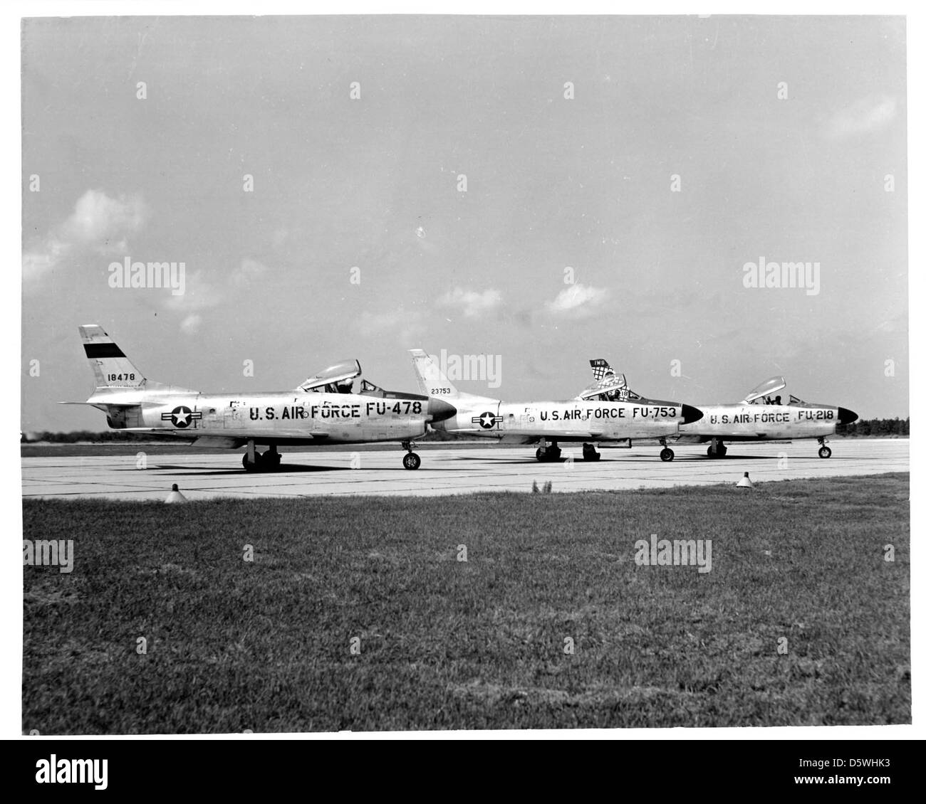 North American F-86D 'Sabre Dogs' stationnés à Tyndall AFB faisaient partie des opérations de défense aérienne de l'US Air Force dans les années 1950 Le F-86D était un intercepteur tous temps conçu pour attaquer les bombardiers et les avions ennemis. Banque D'Images
