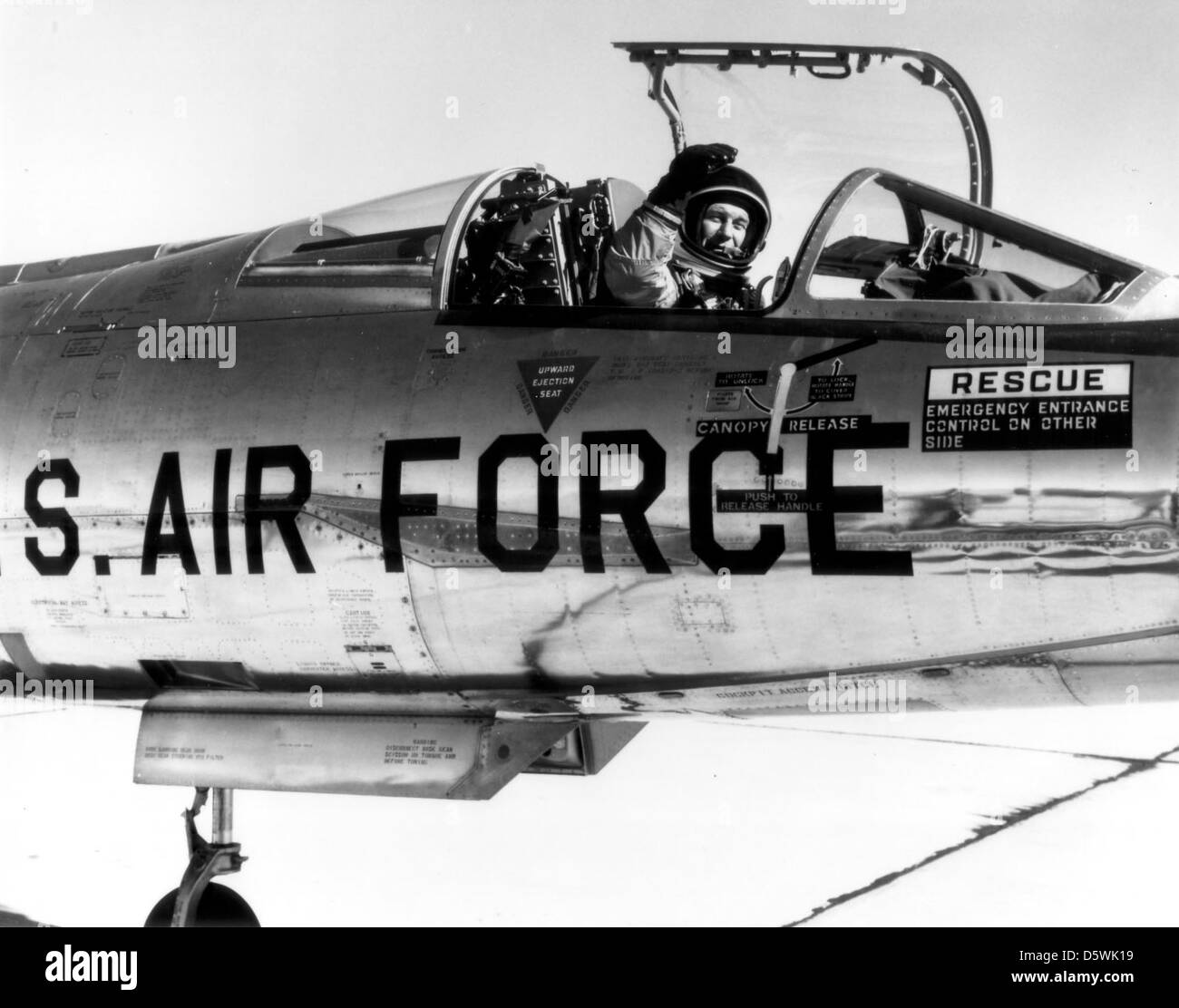Pilote d'essai Charles 'Chuck' Elwood Yeager dans un Lockheed NF-104 'Starfighter', le 4 décembre 1963. Banque D'Images