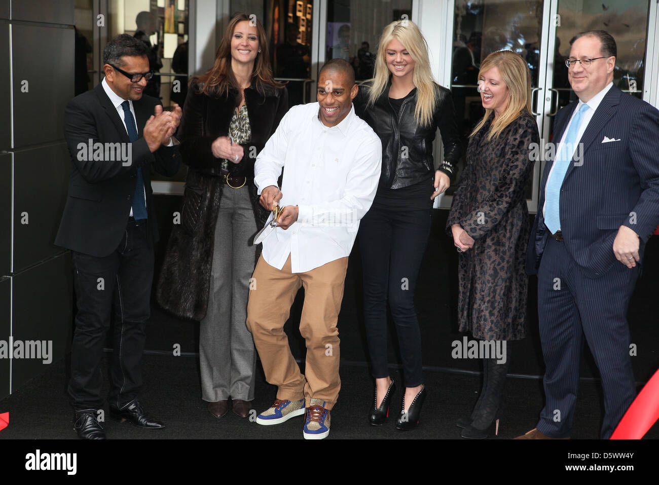 Naeem Khan, Stephanie Winston-Wolkoff, Victor Cruz, Kate Upton, Lisa Holladay, Peter Levy New York Fashion Week - New York Banque D'Images Naeem Khan, Stephanie Winston-Wolkoff, Victor Cruz, Kate Upton, Lisa Holladay, Peter Levy New York Fashion Week - New York Banque D'Images