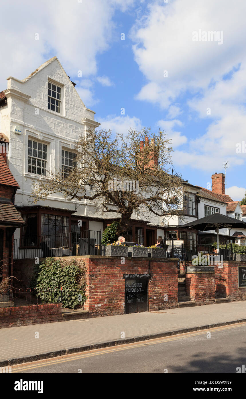 Black Swan pub aka Dirty Duck sur Waterside, Stratford-upon-Avon, Warwickshire, Angleterre, Royaume-Uni, Angleterre Banque D'Images