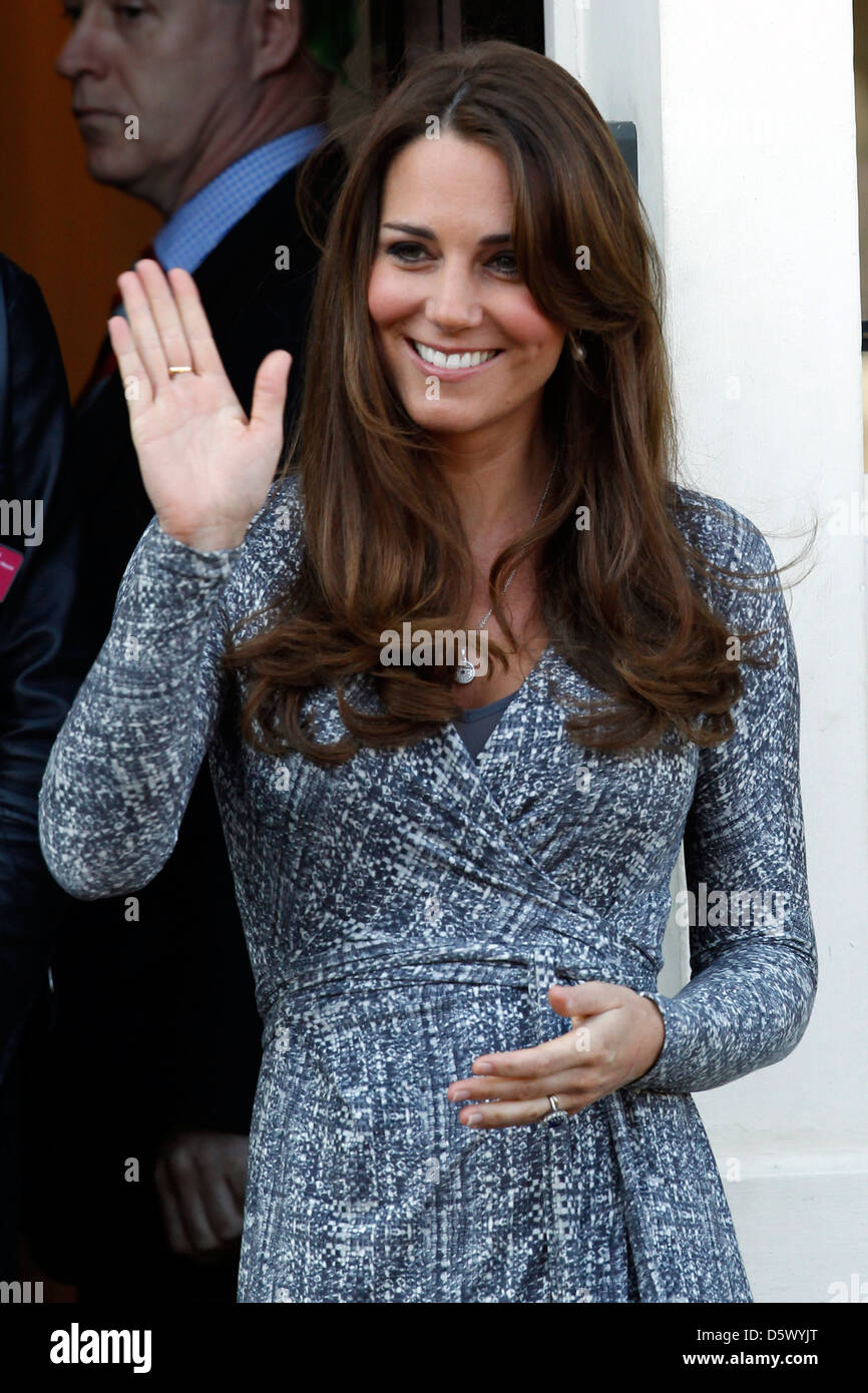 Catherine la duchesse de Cambridge se rend à un organisme de bienfaisance de la toxicomanie pour rencontrer des femmes remet de l'alcool et de la toxicomanie Banque D'Images