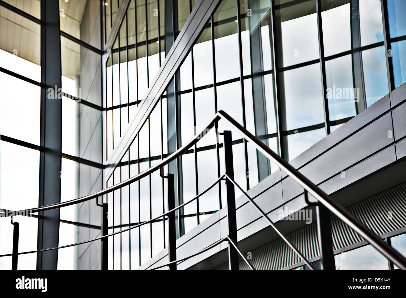 Balustrade et étapes de construction moderne Banque D'Images