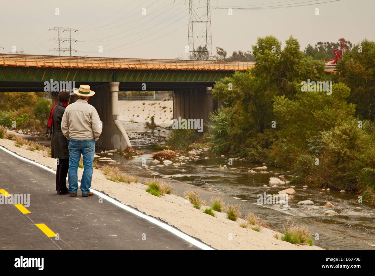 Le Glendale Narrows Riverwalk a ouvert le 12 décembre 2012 avec une cérémonie d'inauguration. Banque D'Images