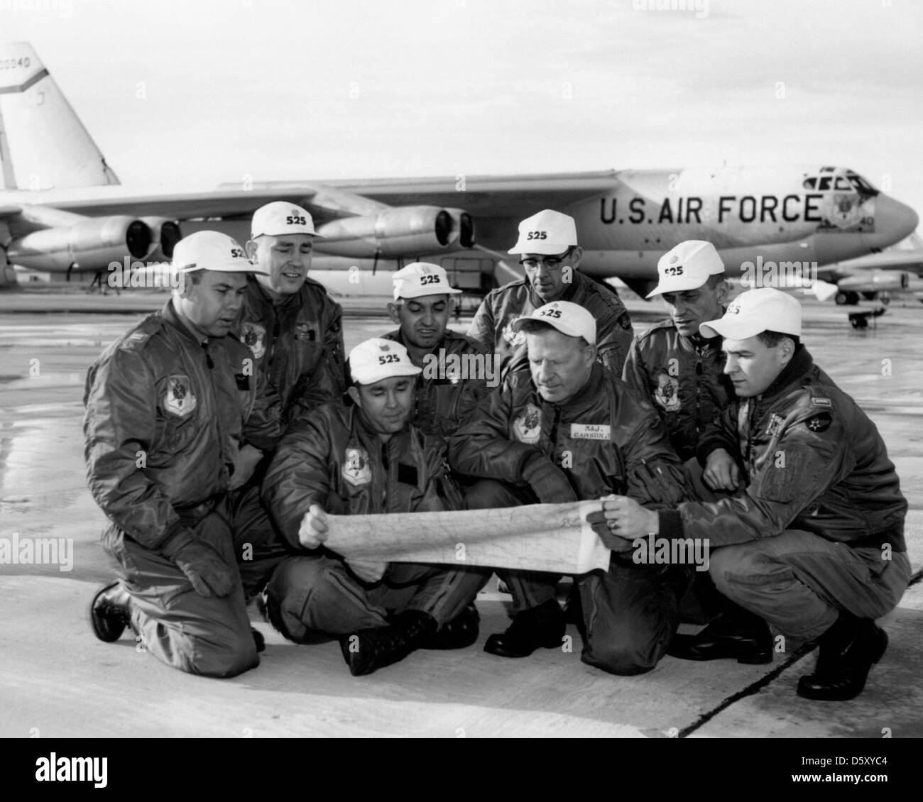 Tapis persan opération 4136th aile avec un Boeing B-52H 'Stratofortress' crew à Torrejón, AB, le 11 janvier 1962. Banque D'Images