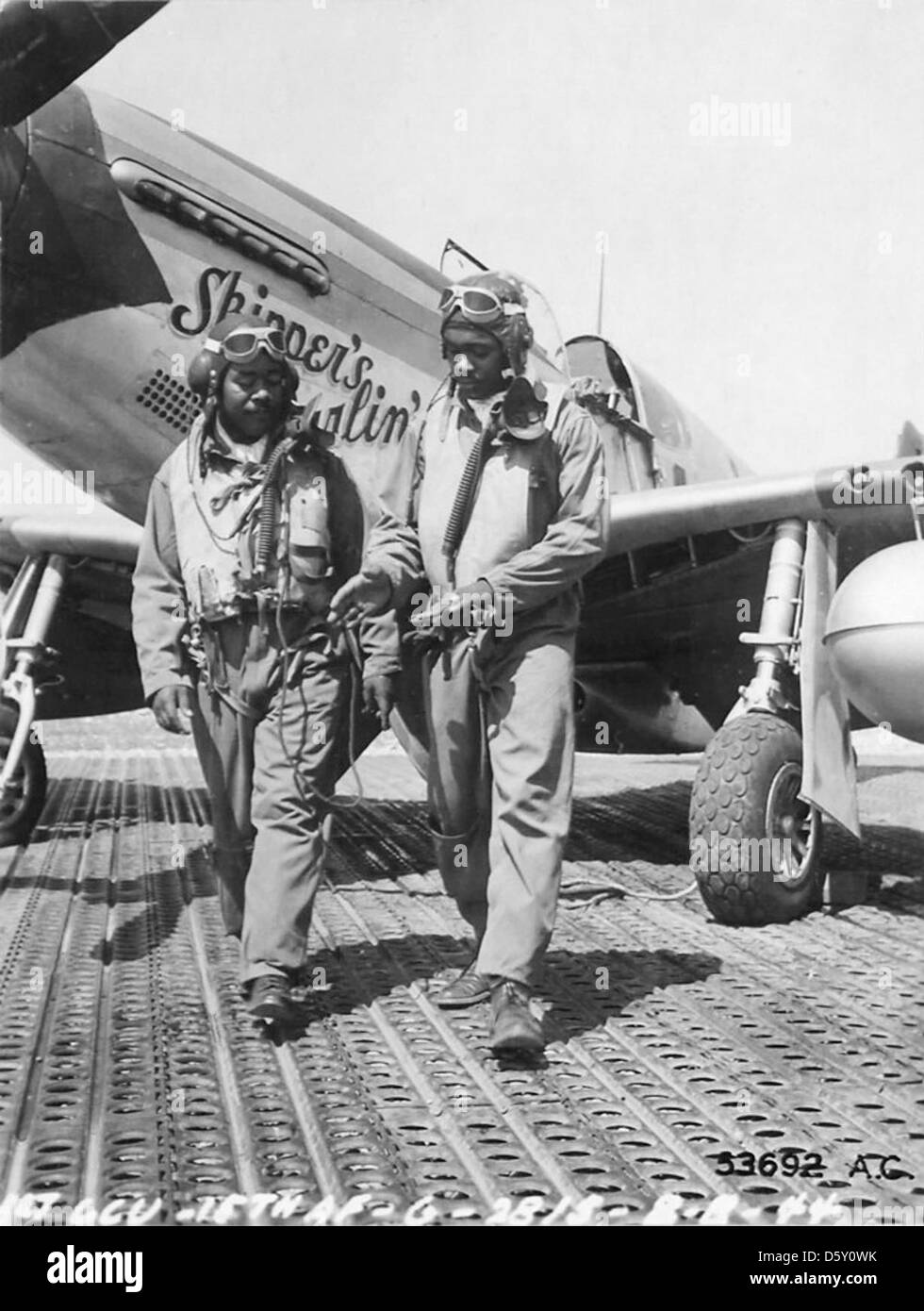 Tuskegee Airmen '' 'Red Tail' North American P-51 'Mustang' 'Skipper's Darlin', 332e FG. Banque D'Images