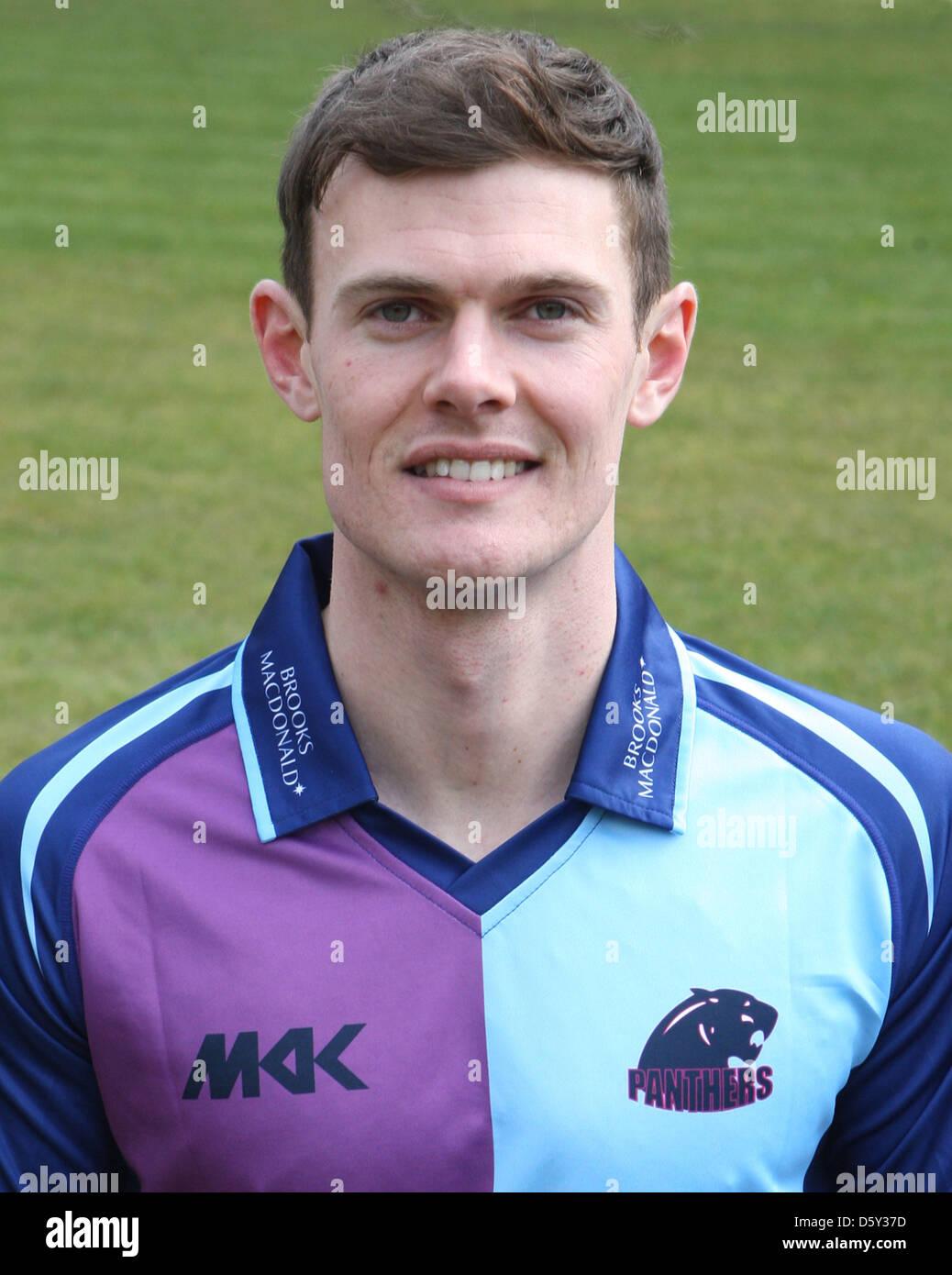 Londres, Royaume-Uni. 8 avril 2013. James Harris, de Middlesex County Cricket dans le Yorkshire Bank Kit 40 au cours de la journée des médias Middlesex de seigneurs. Credit : Action Plus de Sports / Alamy Live News Banque D'Images