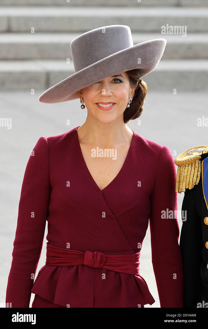 La princesse Mary de Danemark qui arrivent pour le mariage religieux du Prince Guillaume, le Grand-duc de Luxembourg et de la Comtesse Stéphanie de Lannoy à la Cathédrale de Notre Dame de la ville de Luxembourg, samedi 20 octobre 2012. Photo : PRE-Albert Nieboer / Pays-Bas OUT Banque D'Images