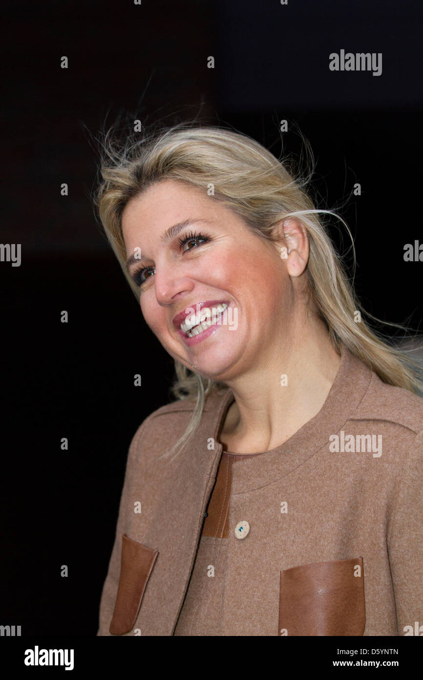 La princesse maxima des Pays-Bas assiste à l'école nationale petit-déjeuner à l'école de Zonnewijzer à Leidschendam, Pays-Bas, 01 novembre 2012. L'École nationale petit-déjeuner veut apprendre aux enfants l'importance d'un bon petit déjeuner. Photo : Patrick van Katwijk Pays-bas OUT Banque D'Images