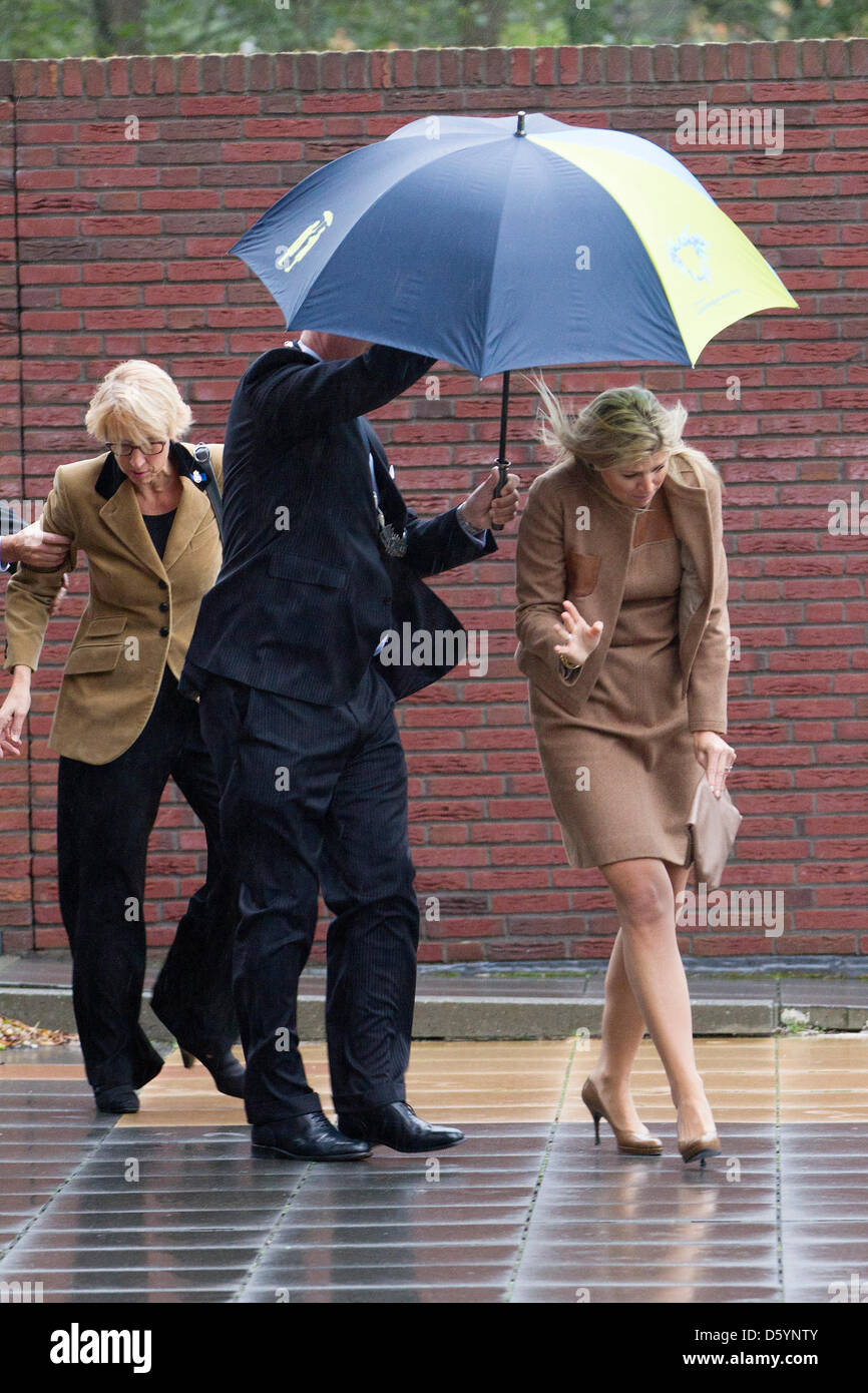 La princesse maxima des Pays-Bas assiste à l'école nationale petit-déjeuner à l'école de Zonnewijzer à Leidschendam, Pays-Bas, 01 novembre 2012. L'École nationale petit-déjeuner veut apprendre aux enfants l'importance d'un bon petit déjeuner. Photo : Patrick van Katwijk Pays-bas OUT Banque D'Images
