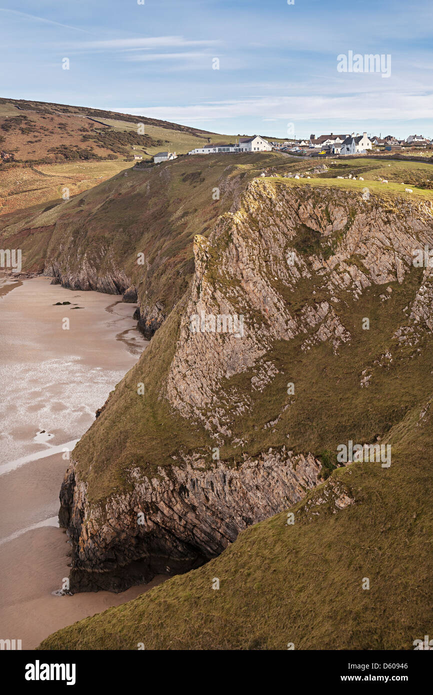 Rhossili village en haut de la falaise de la mer à la fin de Gower, Pays de Galles, Royaume-Uni Banque D'Images