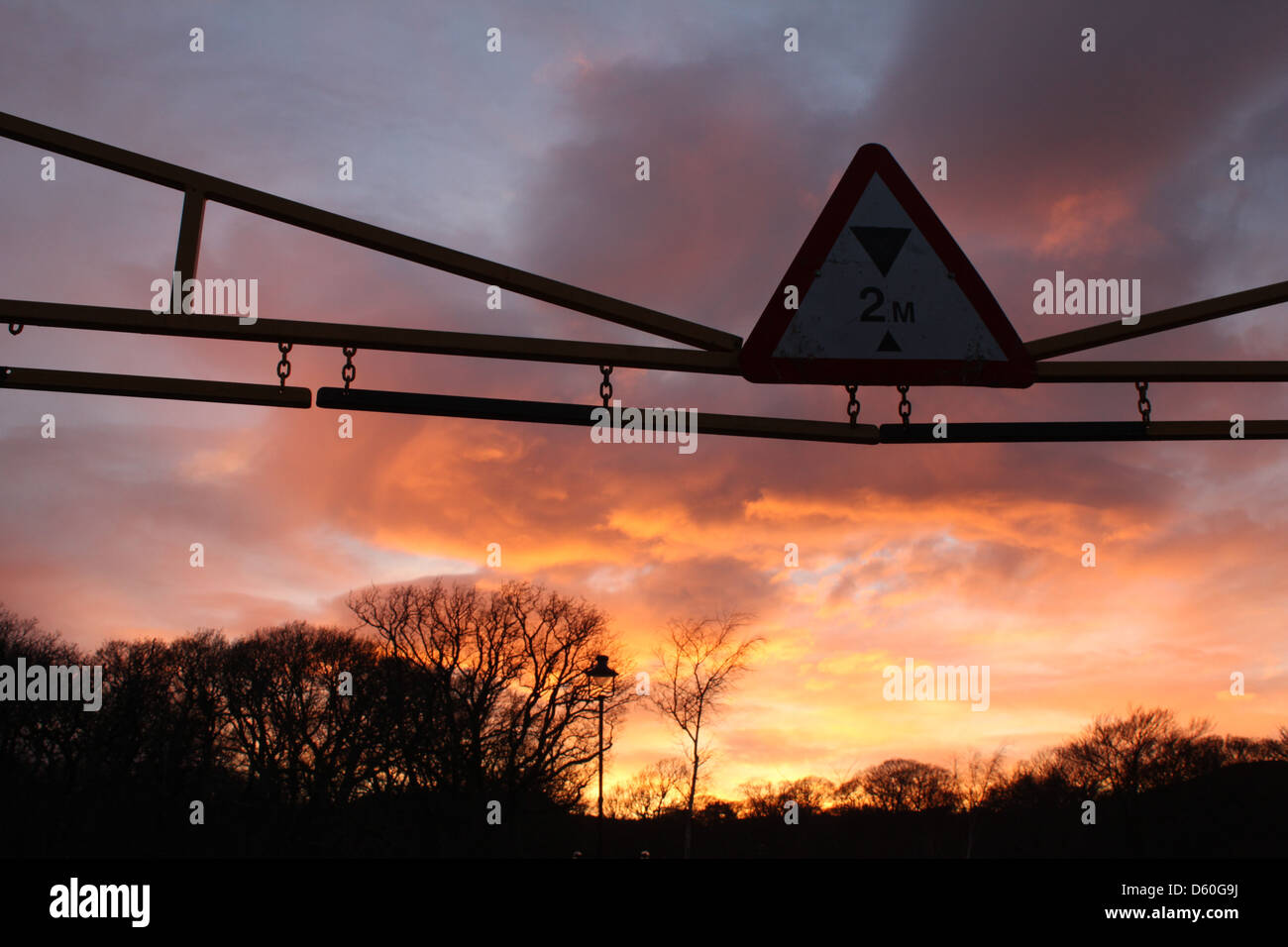 La limite de hauteur de barrière de parking avis signe au Pays de Galles grande-bretagne uk Banque D'Images