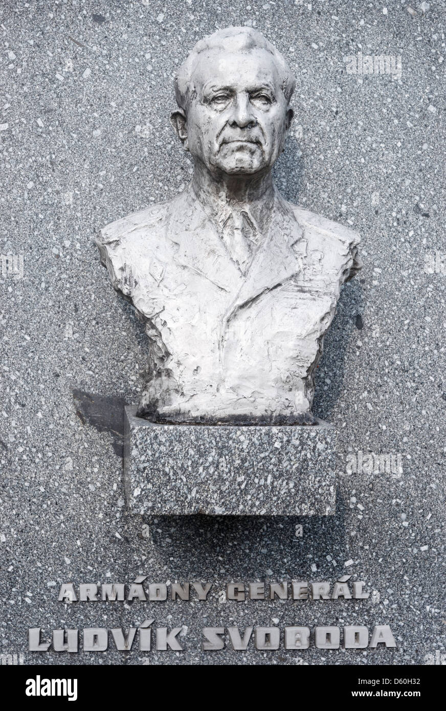 Buste du Général Ludvik Svoboda au Monument tchécoslovaque, Side Pass, près de Svidnik, la Slovaquie. Banque D'Images