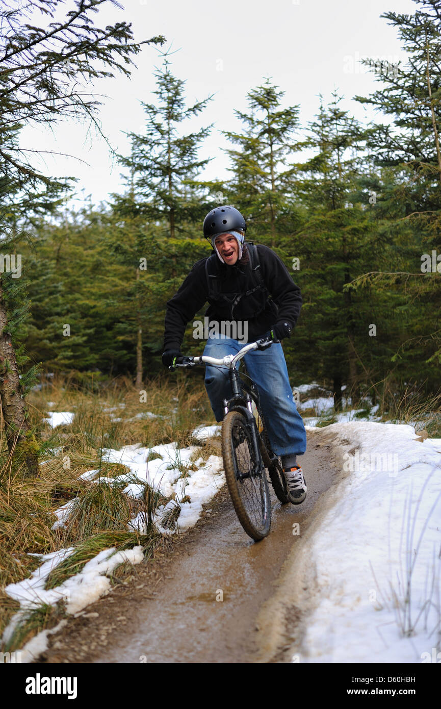 Mountain biker having fun in The Plough Banque D'Images